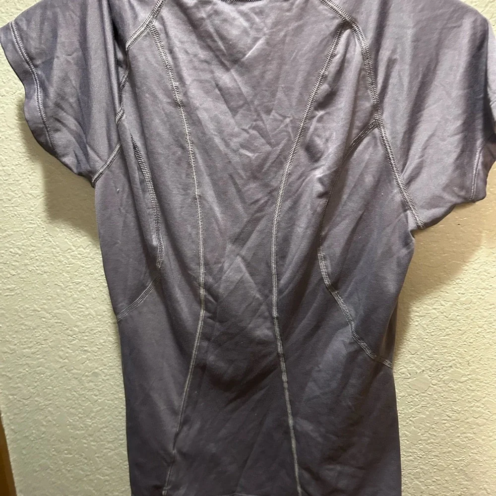 The North Face Women's Lavender Short Sleeve Tee - Picture 5 of 5